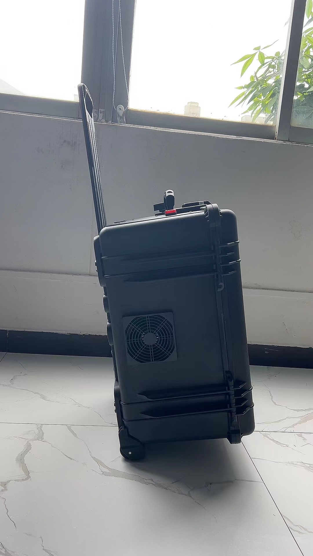 宁海手拉箱型移动通信干扰器